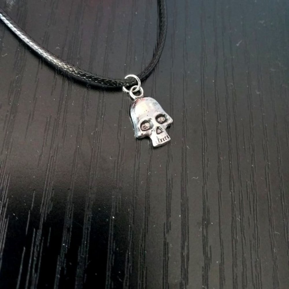 5/$35 - Skull charm Pendant Necklace